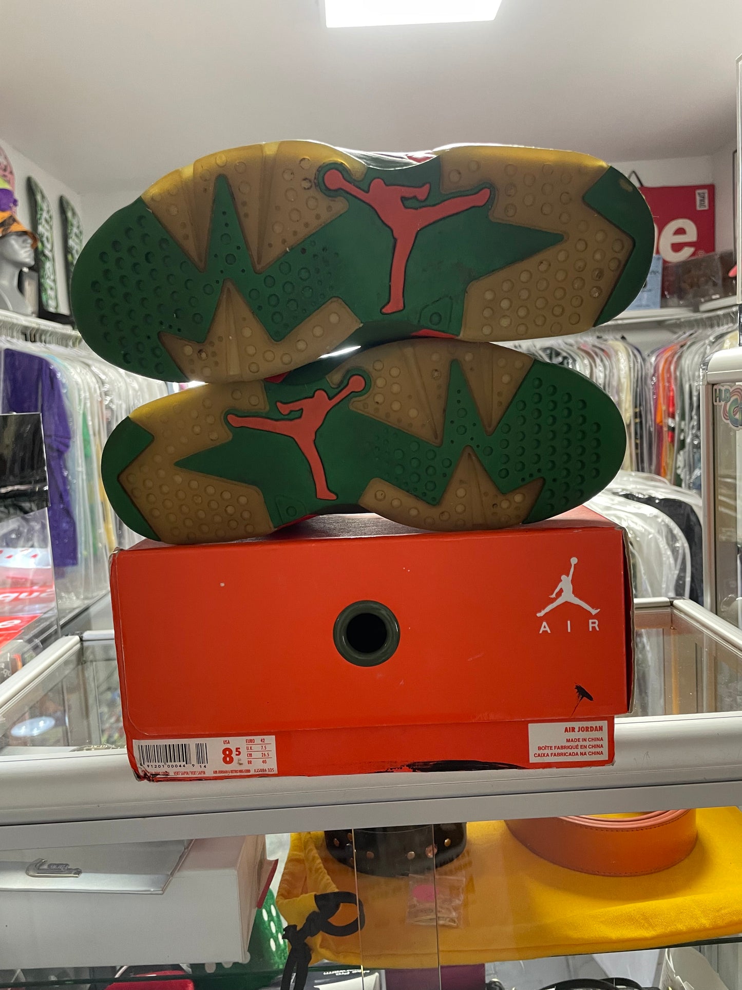 BLACK FRIDAY PREVIEW: JORDAN 6 Retro x Gatorade