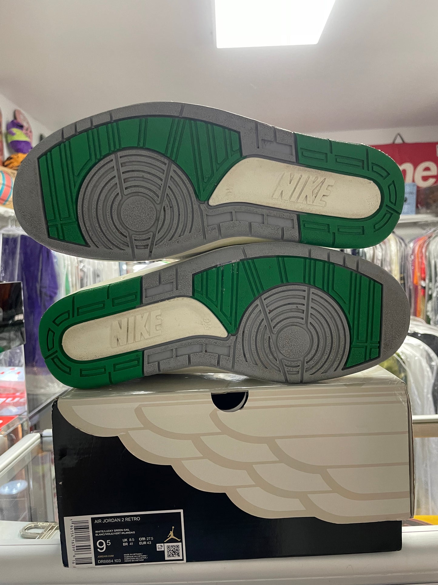 BLACK FRIDAY PREVIEW: Jordan 1 Retro “Lucky Green”