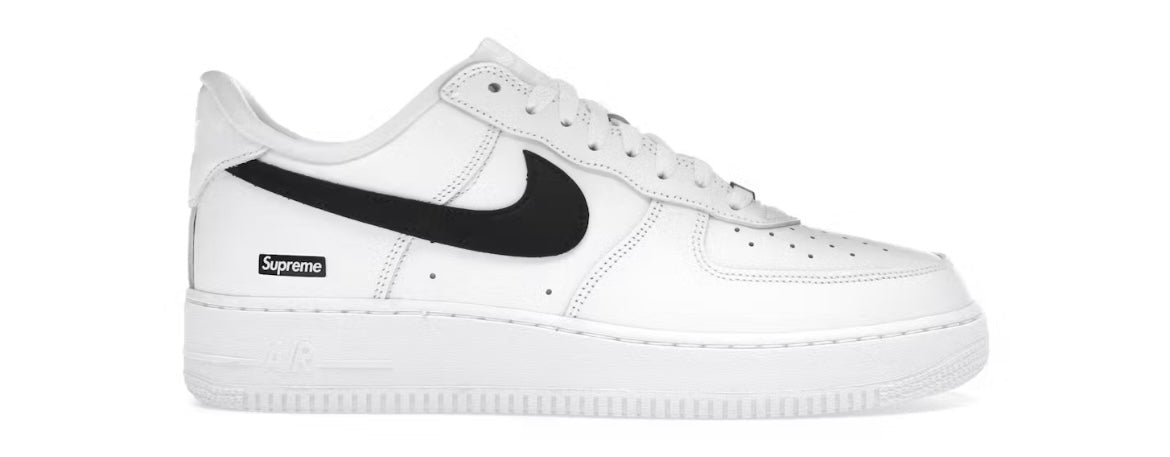 Nike Air Force 1 Low
Supreme White Black