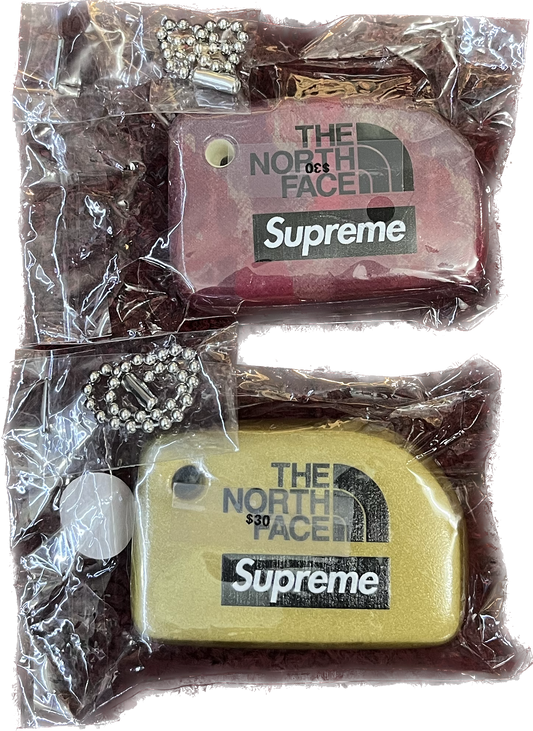 Supreme x The North Face Floating Keychain (SS20)