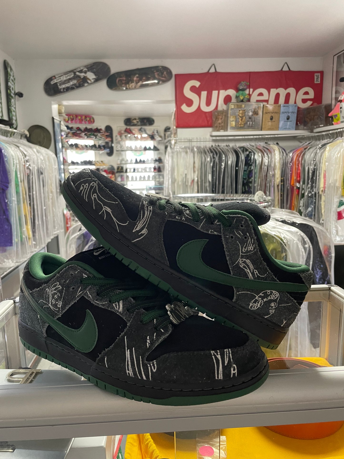 BLACK FRIDAY PREVIEW: Nike Sb “There” Skateboards Dunk Low