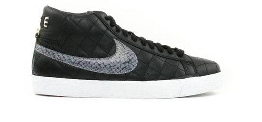 Nike SB Blazer
Supreme Black