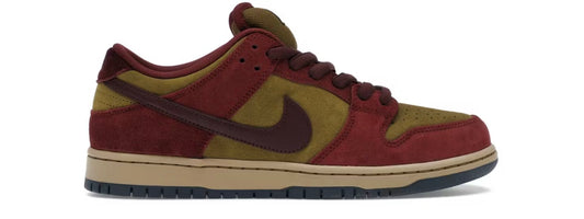 Nike SB Dunk Low
Dark Team Red Olive Flak