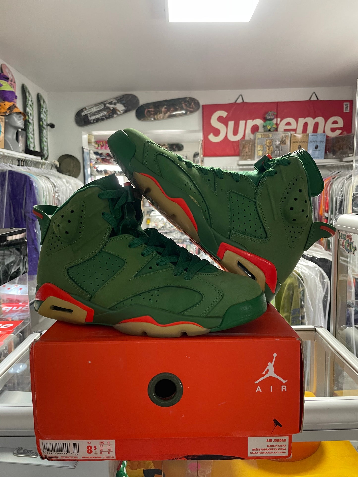 BLACK FRIDAY PREVIEW: JORDAN 6 Retro x Gatorade