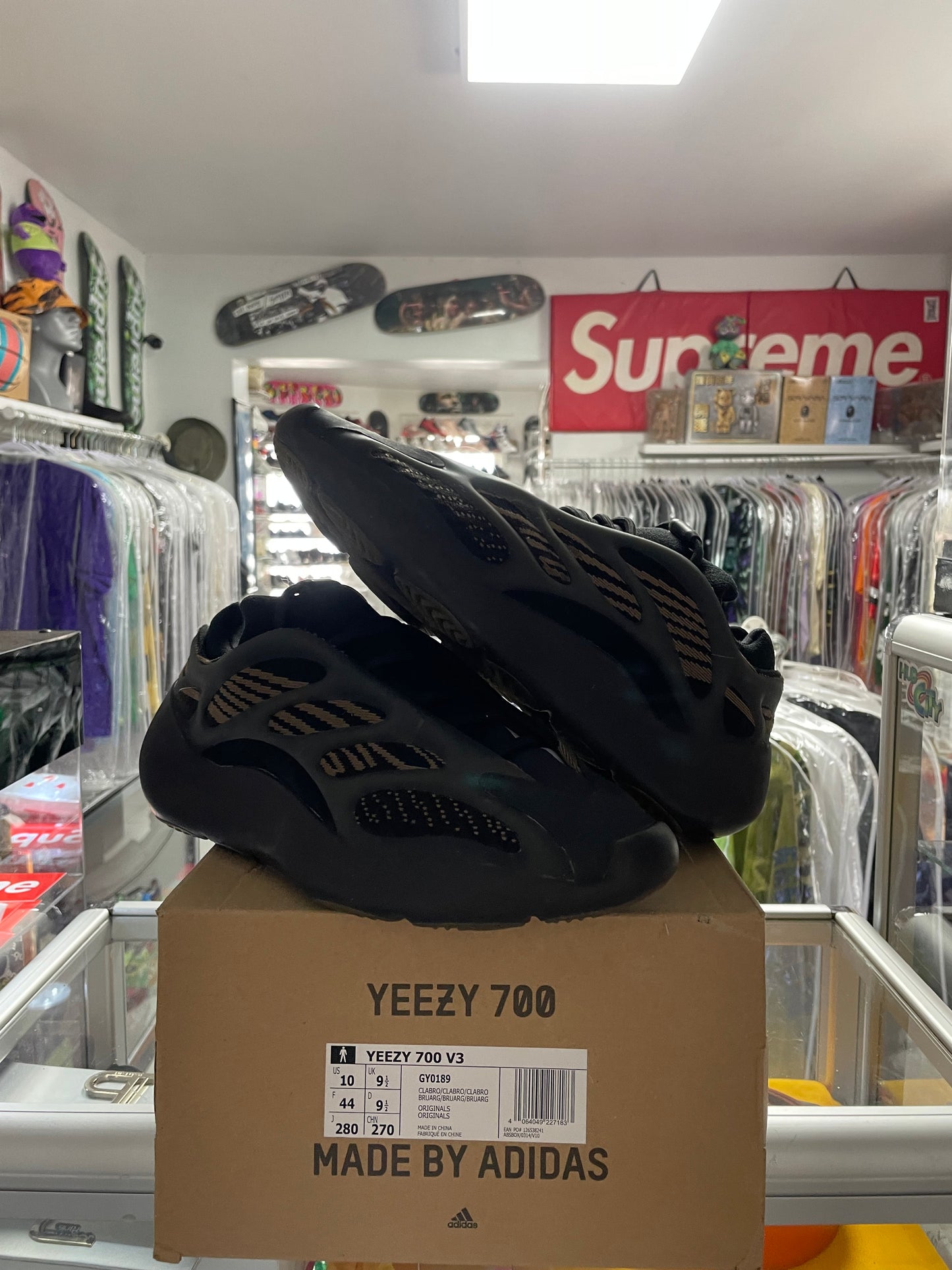 BLACK FRIDAY PREVIEW: Adidas Yeezy 700 v3 “Clay Brown”