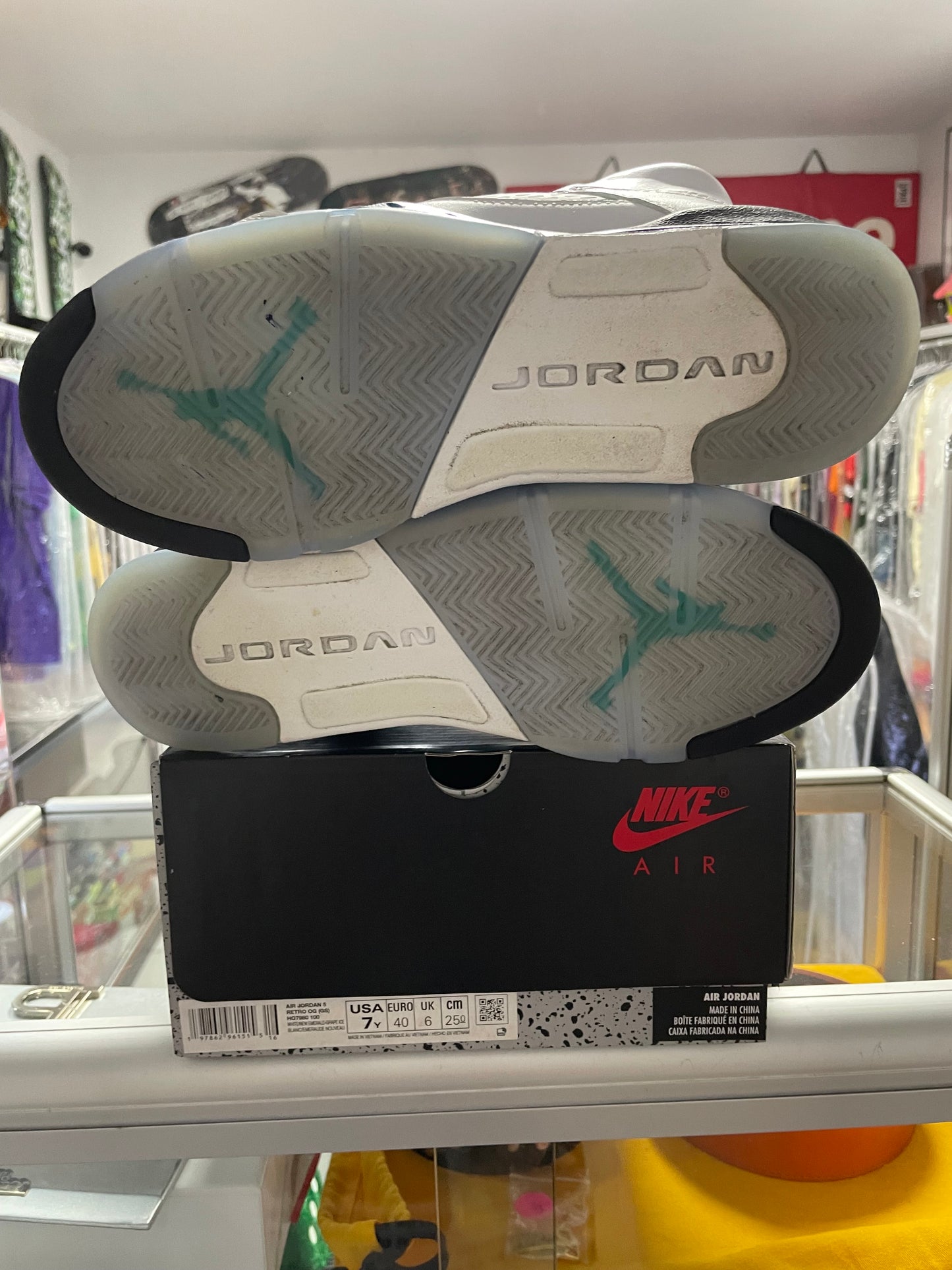 BLACK FRIDAY PREVIEW: Jordan 5 Retro “Grape” GS