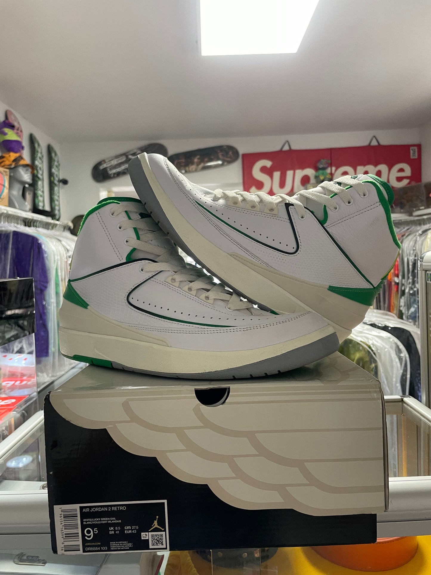 BLACK FRIDAY PREVIEW: Jordan 1 Retro “Lucky Green”