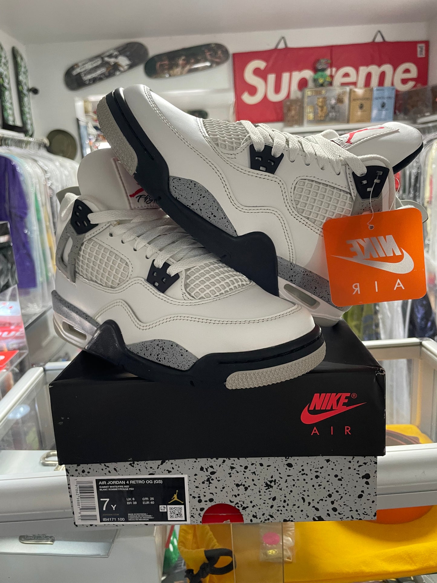 BLACK FRIDAY PREVIEW: Jordan 4 Retro OG “Cement” GS