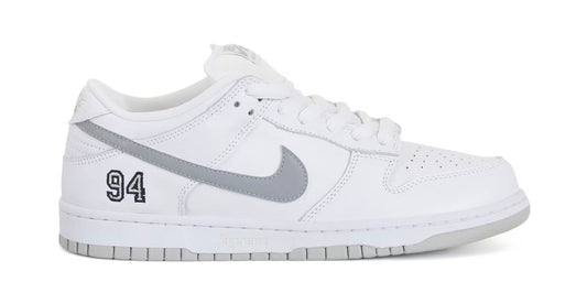 Nike SB Dunk Low
Supreme 94 White Metallic Silver