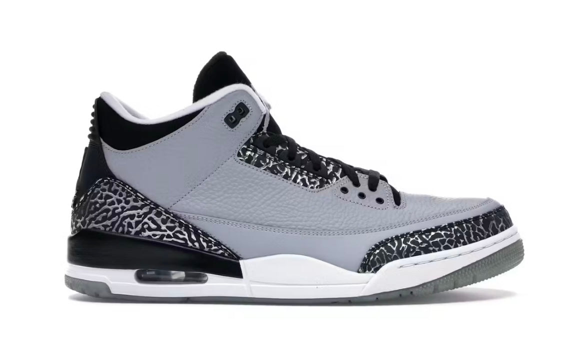 Jordan 3 Retro
Wolf Grey
