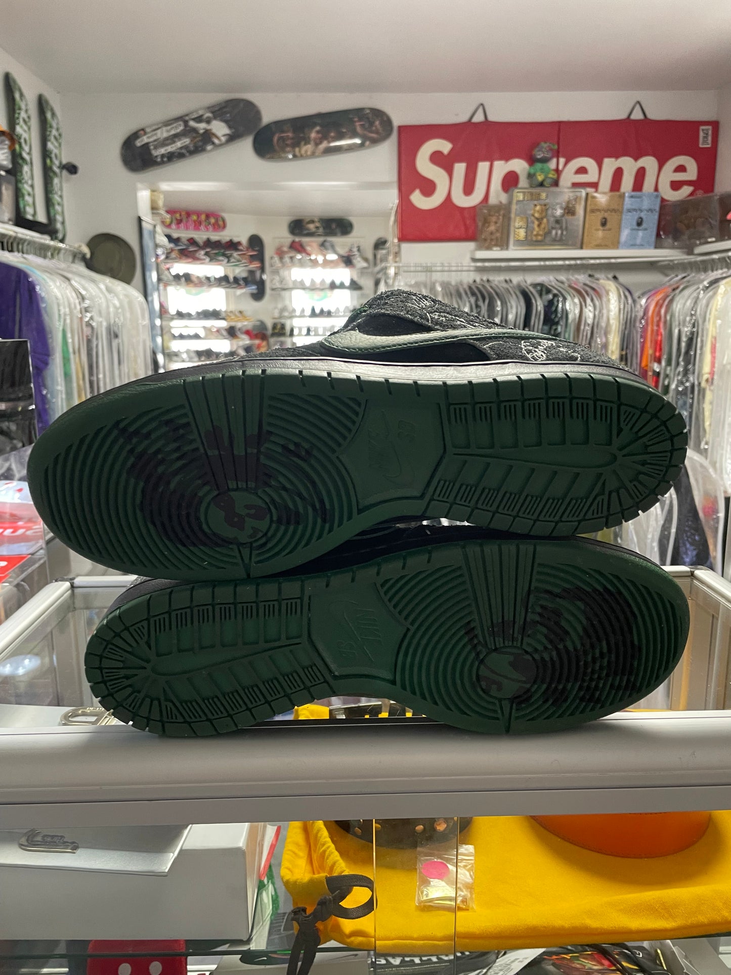 BLACK FRIDAY PREVIEW: Nike Sb “There” Skateboards Dunk Low