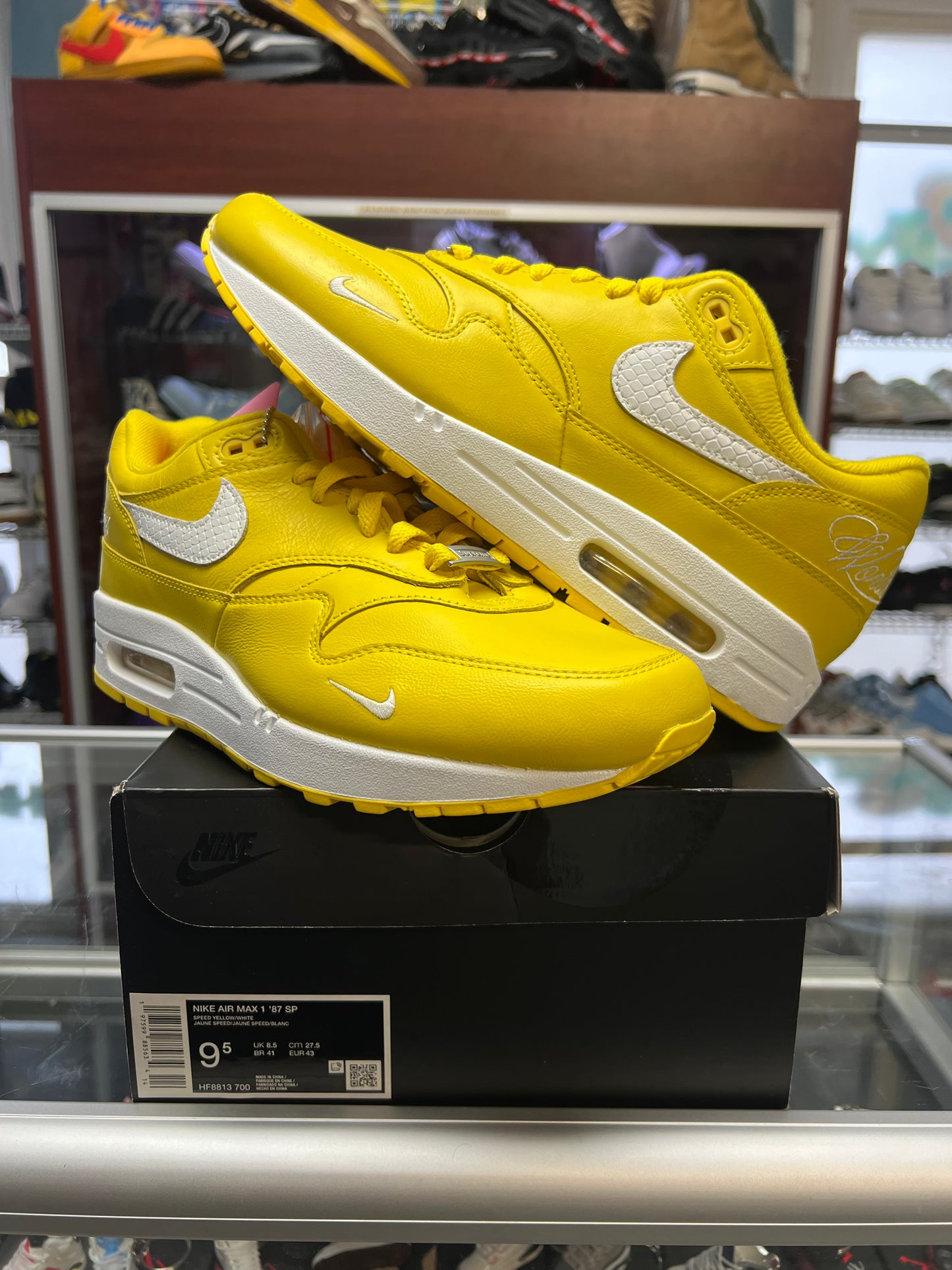BLACK FRIDAY PREVIEW: Nike x Supreme Air Max 1 “Yellow”