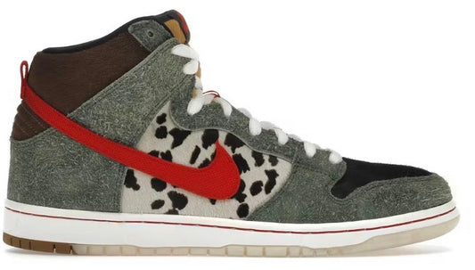 Nike SB Dunk High
“Dog Walker”